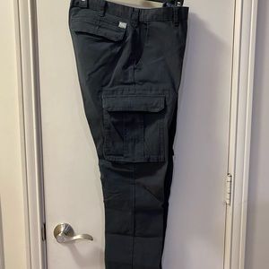 ITEM: BULLHEAD DENIM CO. CARGO PANTS
SIZE: SKINNY W30, L30